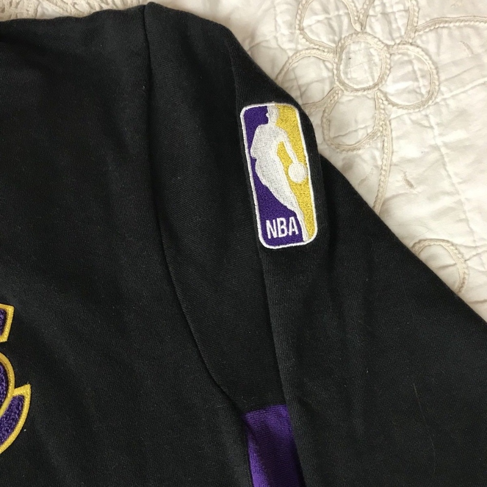 LA Lakers Hoodie Purple Black Gold Medium NBA - Picture 4 of 8
